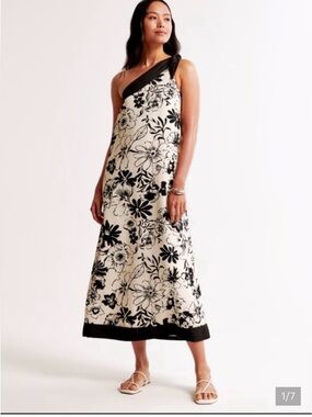 NWT Abercrombie & Fitch Black and White One-Shoulder Floral Dress
